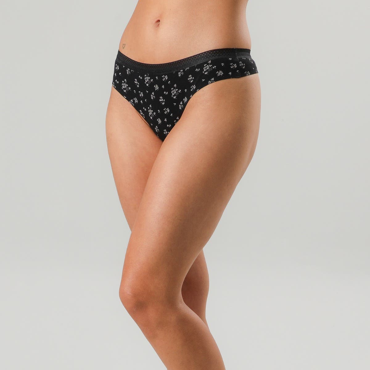 https://florespurewonder.com/media/catalog/product/2/4/24825-2_2.jpg