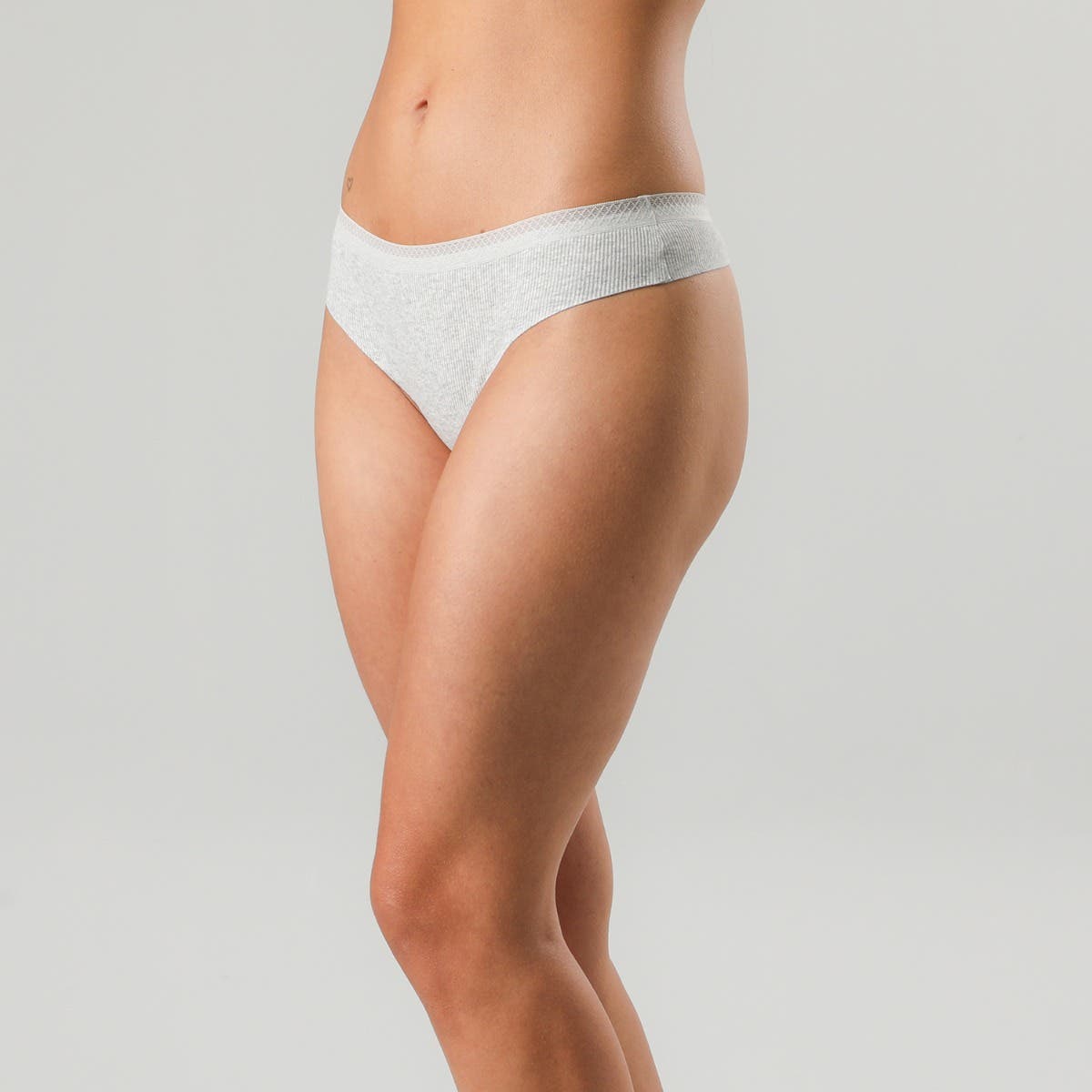https://florespurewonder.com/media/catalog/product/2/4/24825-2_6.jpg