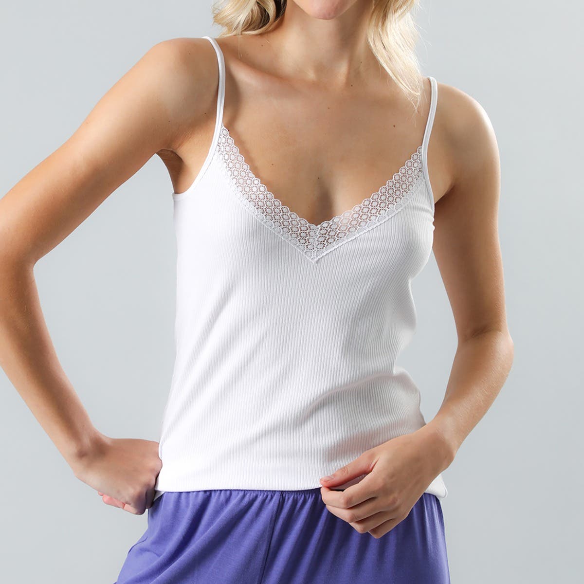 https://florespurewonder.com/media/catalog/product/3/3/33039-1_2_5.jpg